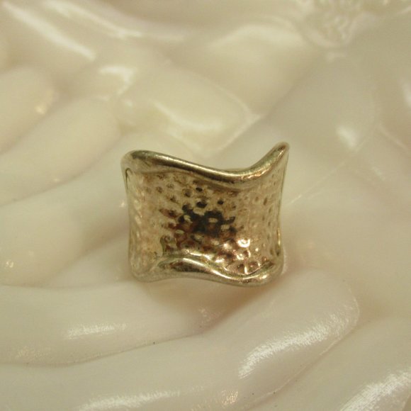 Modernist STERLING SILVER Swirl Statement Ring~Hammered 925 Israel UNISEX Ring - Picture 3 of 13